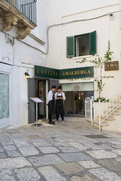 Antica Sartoria Ostuni Via Cattedrale N.5 .